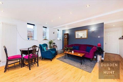 1 bedroom apartment for sale, High Road, Woodford Green, IG8