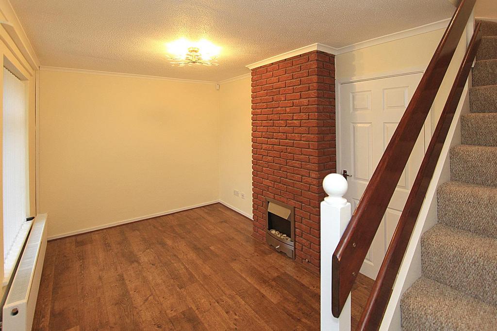 WOMBOURNE, Brookside Close 2 bed semidetached house £850 pcm (£196 pw)