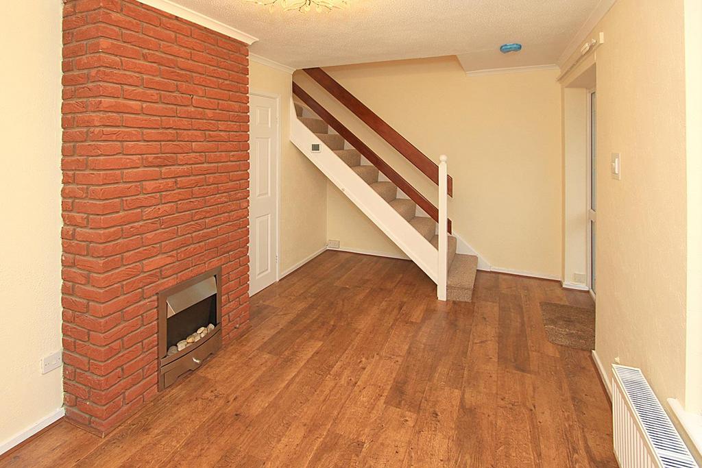 WOMBOURNE, Brookside Close 2 bed semidetached house £850 pcm (£196 pw)