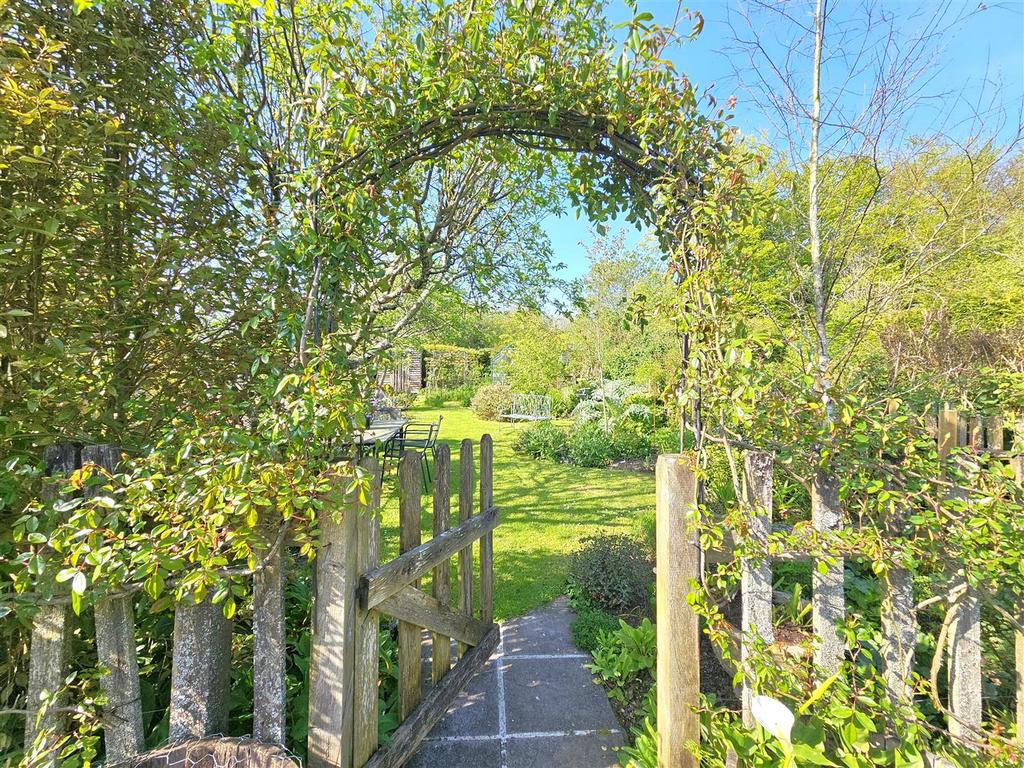 Garden Archway.jpg