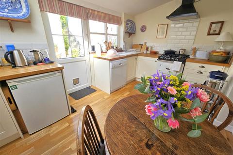 2 bedroom cottage for sale, NO CHAIN, Tavistock