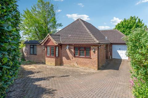 3 bedroom detached bungalow for sale, Lorraine Close, High Wycombe HP13