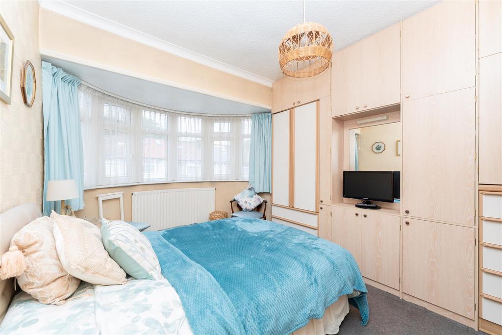 Bedroom 1.jpg