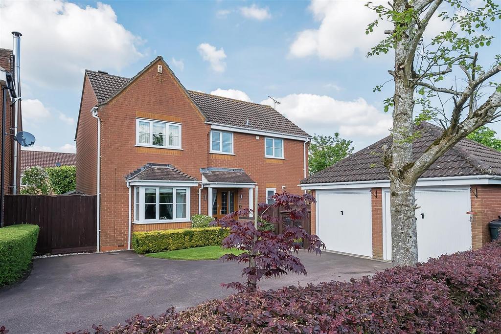 Harebell Way, Devizes 4 bed detached house for sale £450,000