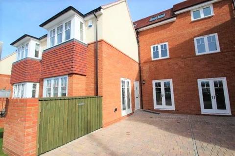 1 bedroom in a house share to rent, Town Lane, Marlow SL7