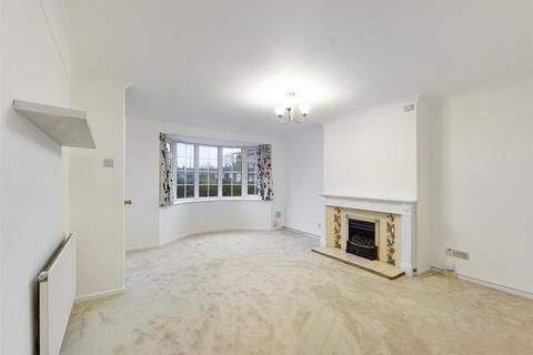 3 bedroom house to rent, Lyndhurst Close, Crawley, West Sussex. RH11 8AR