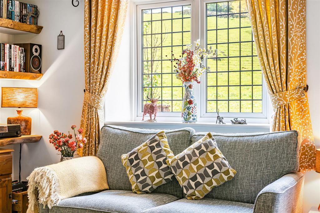 Compton, Devon 3 bed semidetached house for sale £350,000