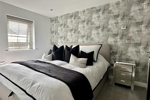 30 Airedale Drive, Brough, HU15 1US
