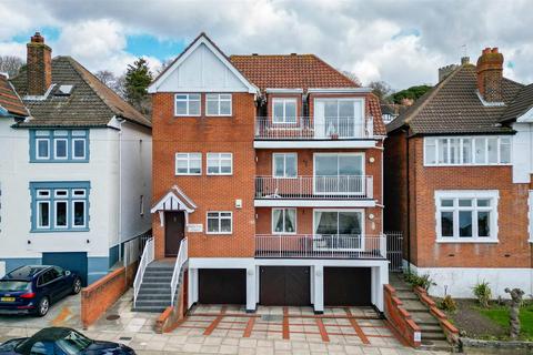 2 bedroom penthouse for sale, Belle Vue Court, Leigh Park Road, Leigh-On-Sea