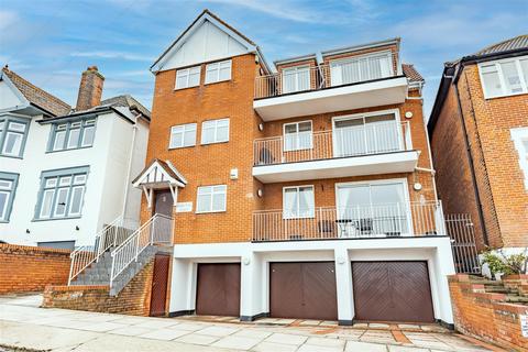 2 bedroom penthouse for sale, Belle Vue Court, Leigh Park Road, Leigh-On-Sea