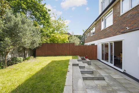 70 Cottenham Park Road, London, SW20 0TB