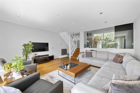 70 Cottenham Park Road, London, SW20 0TB