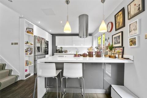 70 Cottenham Park Road, London, SW20 0TB