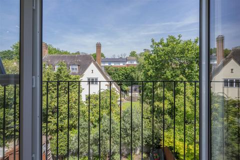 70 Cottenham Park Road, London, SW20 0TB