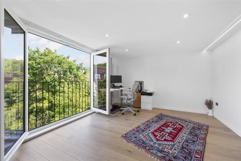 70 Cottenham Park Road, London, SW20 0TB