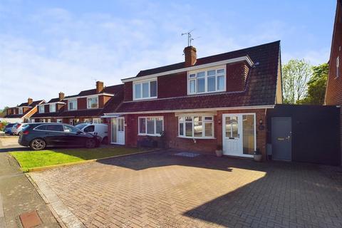21 Bodiam Avenue, Tuffley, Gloucester, GL4 0TJ