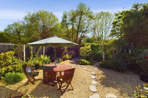 21 Bodiam Avenue, Tuffley, Gloucester, GL4 0TJ