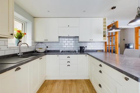 21 Bodiam Avenue, Tuffley, Gloucester, GL4 0TJ