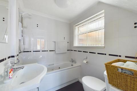 21 Bodiam Avenue, Tuffley, Gloucester, GL4 0TJ