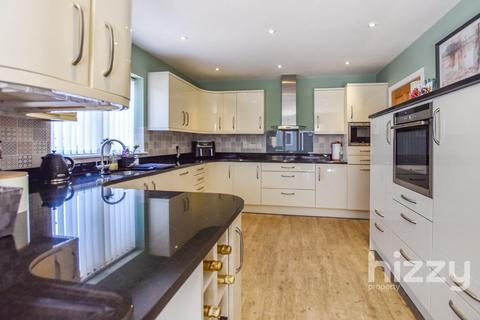 2 Tenter Close, Hadleigh, Ipswich, IP7 5FA