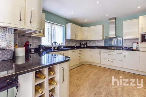 2 Tenter Close, Hadleigh, Ipswich, IP7 5FA