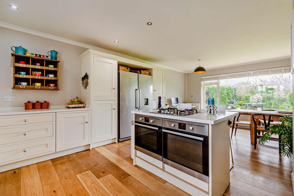 Kitchen/Dining Area