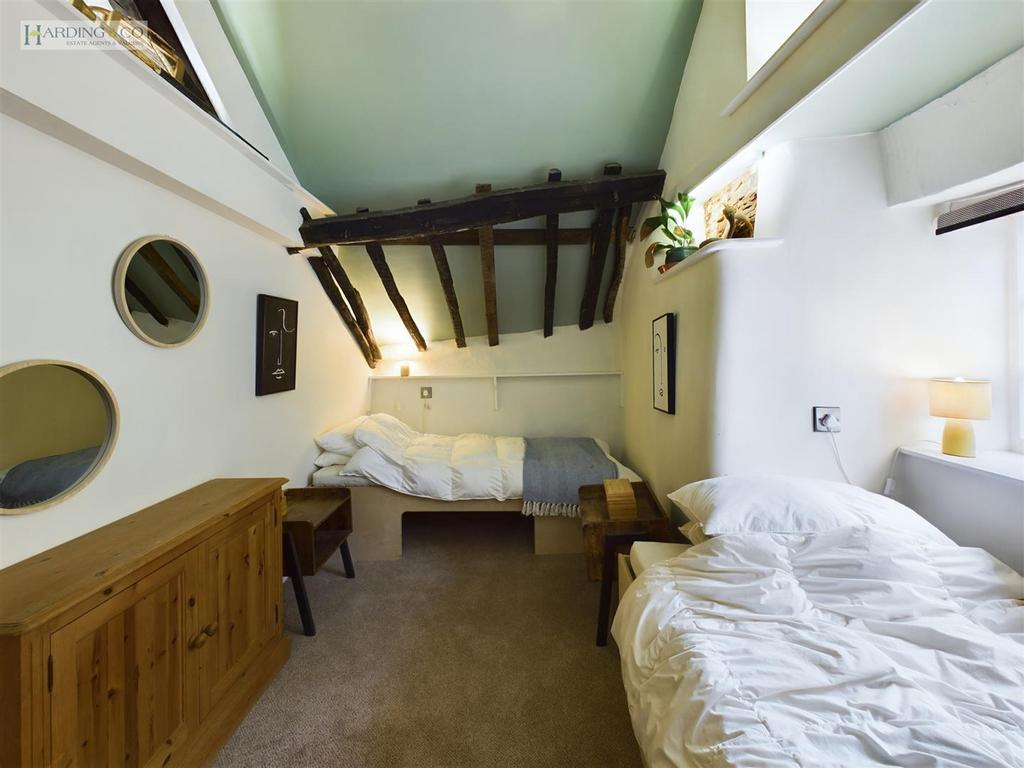 Bedroom 3 .3.jpg