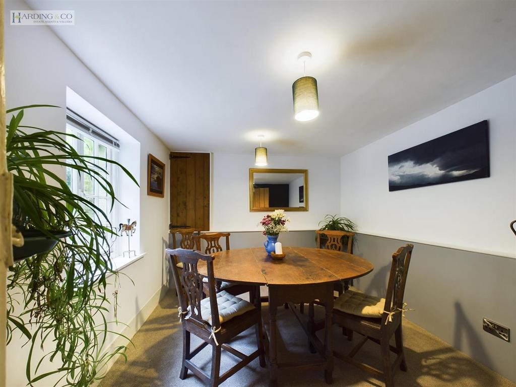 Dining Room .1.jpg
