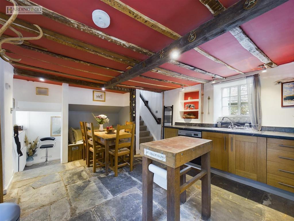 Kitchen .3.jpg