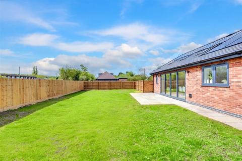 3 bedroom detached bungalow for sale, Collared Close, Lambley, Nottingham