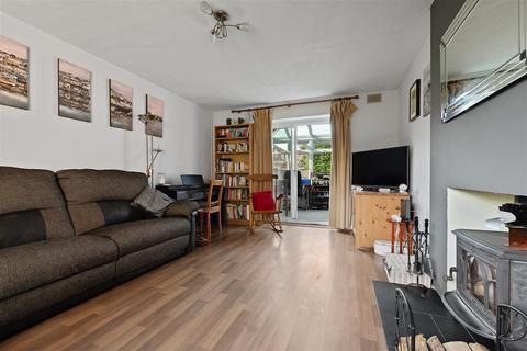 3 bedroom semi-detached house for sale, Robinson Crescent, Harlington