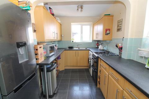 15, Park Court Haselmere Close, Wallington, SM6 8LT