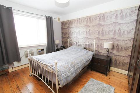 15, Park Court Haselmere Close, Wallington, SM6 8LT
