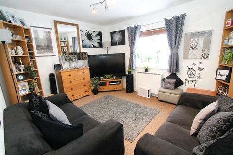 2 bedroom flat for sale, Benhill Road, Sutton SM1