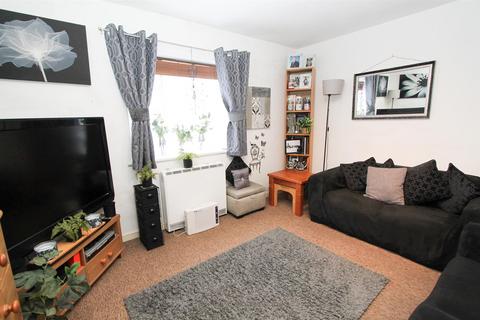 2 bedroom flat for sale, Benhill Road, Sutton SM1