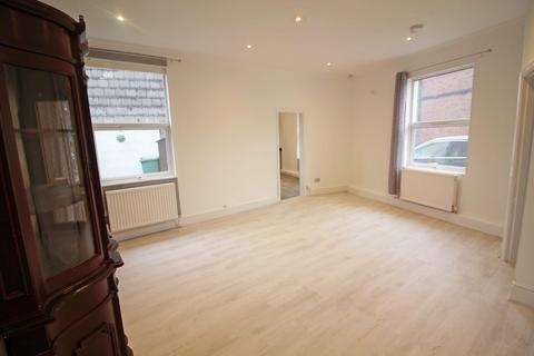 3 bedroom terraced house to rent, Whittle Street, Bury BL8