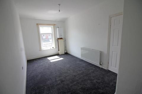 3 bedroom terraced house to rent, Malvern Avenue, Bury BL9
