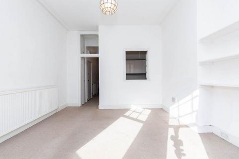 2 bedroom apartment to rent, N6