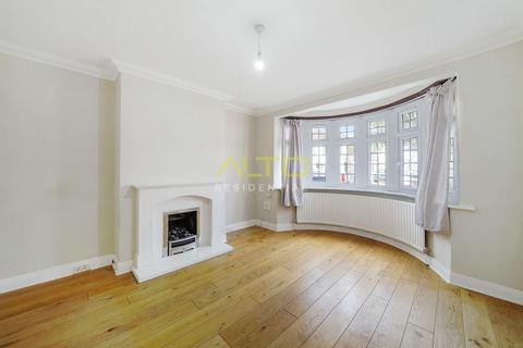 4 bedroom semi-detached house to rent, Chestnut Drive, Pinner, Middlesex HA5