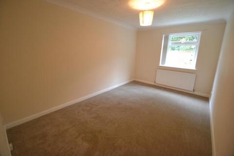 2 bedroom maisonette to rent, Glen Close, Andover, SP10 3TW