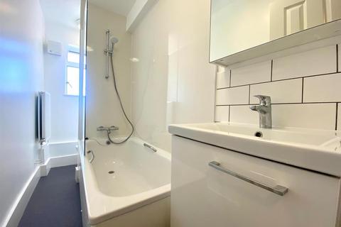 1 bedroom flat to rent, Cleveland Street, London