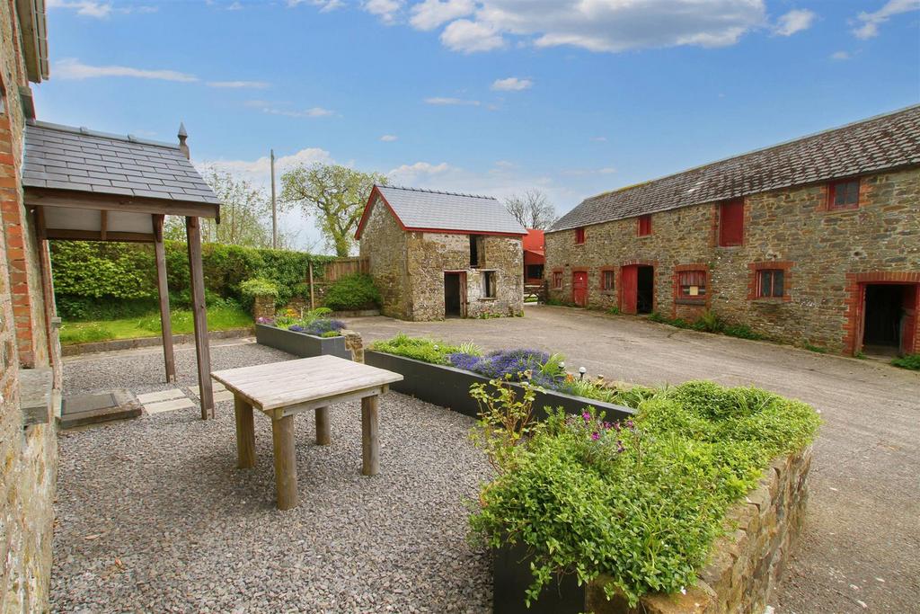 Front garden and Barns 1, 2 &amp; 3