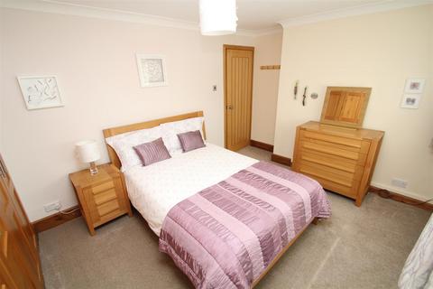 4 bedroom semi-detached bungalow for sale, Ravenscroft, Covingham, Swindon