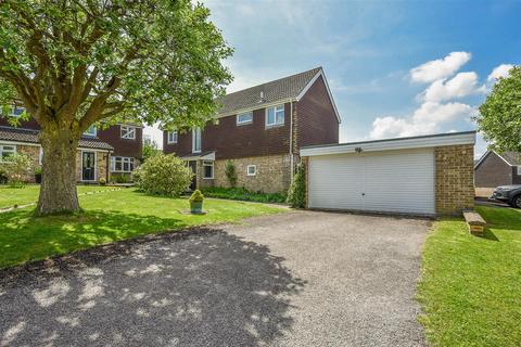 5 bedroom detached house for sale, Newcomb Close, Andover