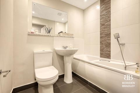 41 Retreat Way, Chigwell, IG7 6EL