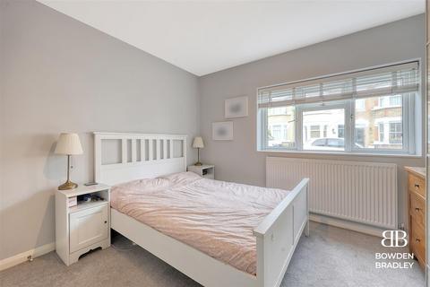 2 bedroom flat for sale, Prospect Road, Woodford Green
