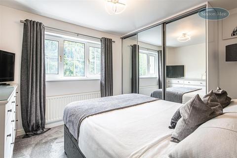 10 Edge Close, Sheffield, S6 1ER
