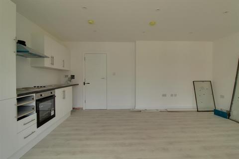 2 bedroom flat to rent, Thornhill Gardens, Barking IG11