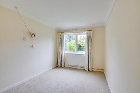 1 bedroom flat for sale, Lymington Road, Highcliffe, Christchurch, BH23