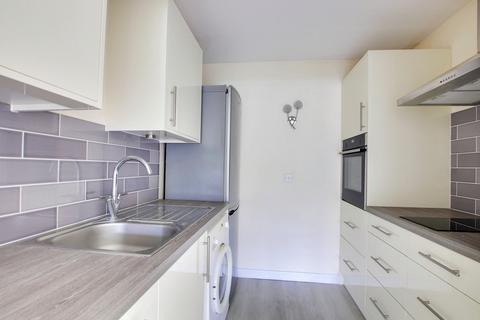 1 bedroom flat for sale, Lymington Road, Highcliffe, Christchurch, BH23